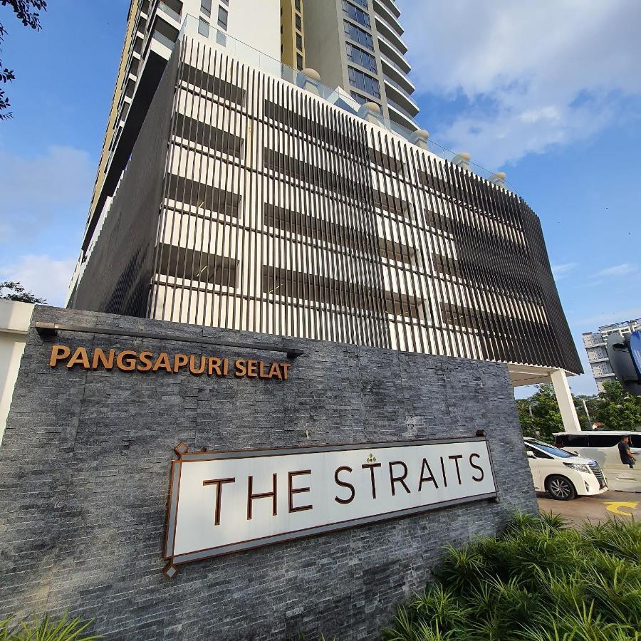 Ramada Suites By Wyndham The Straits Джохор-Бару Екстер'єр фото