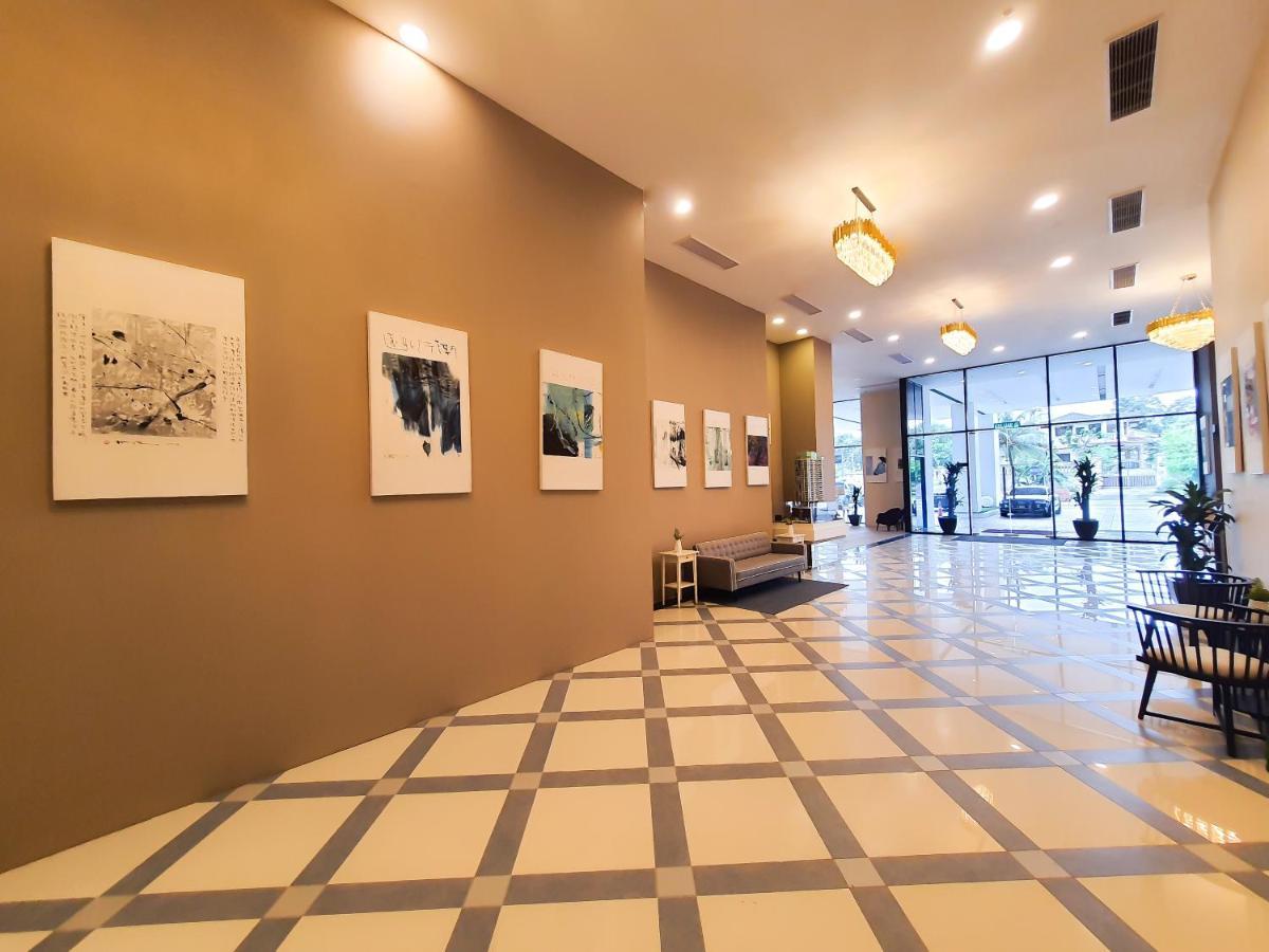 Ramada Suites By Wyndham The Straits Джохор-Бару Екстер'єр фото